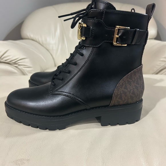 Michael Kors Women’s Boots - Picture 4 of 6